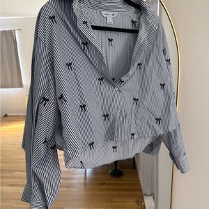 Old Navy Navy and White Striped Cropped Shirt with Bow Embroidery